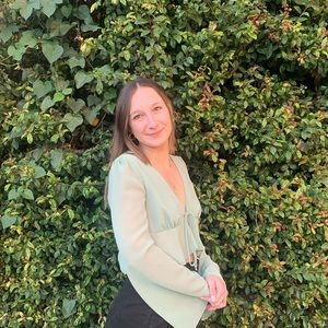 Meet your Posher, Angela